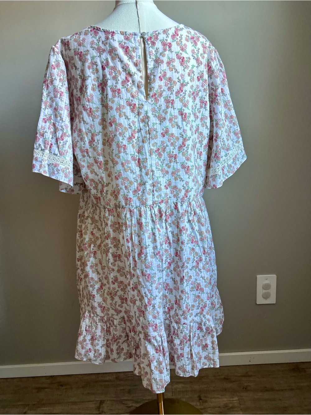 Jillian Harris 🩷 White floral Cotton dress flower dainty romantic summer beachy - Picture 4 of 9